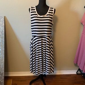 Lularoe Nicki with pockets